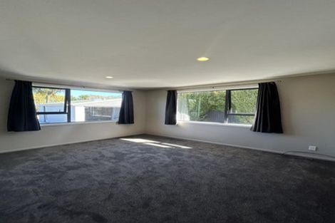 Photo of property in 135 Queenspark Drive, Parklands, Christchurch, 8083