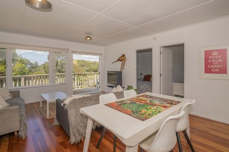 Photo of property in 4 Ocean Beach Road, Tairua, 3508