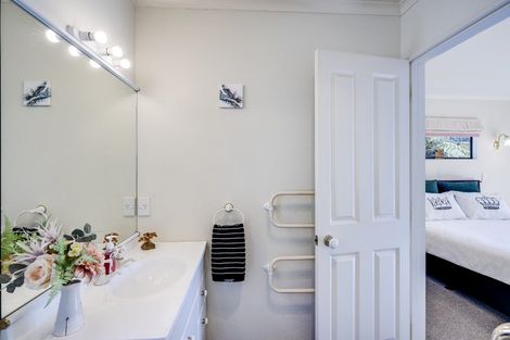 Photo of property in 35 Beaufort Place, Taradale, Napier, 4112