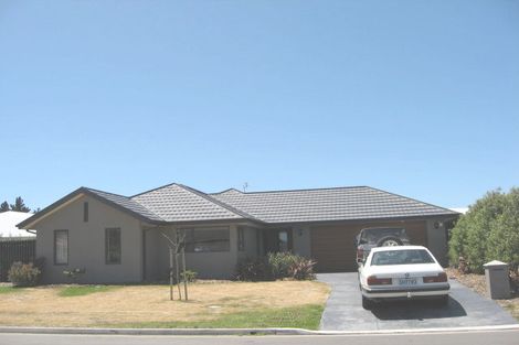 Photo of property in 4 Orewa Close, Parklands, Christchurch, 8083