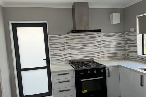 Photo of property in 5 Korihi Drive, Swanson, Auckland, 0614