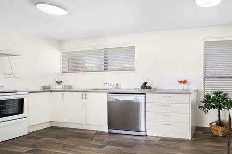 Photo of property in 1/16a Camrose Place, Glenfield, Auckland, 0629