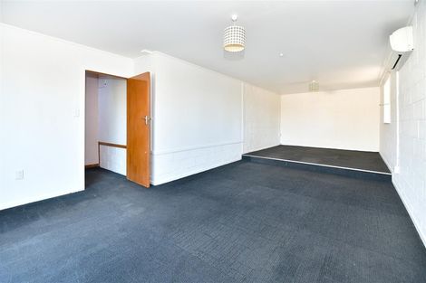 Photo of property in 12 Barker Rise, Northcross, Auckland, 0632