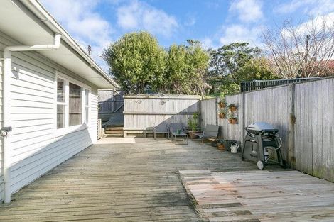Photo of property in 136 Broderick Road, Johnsonville, Wellington, 6037
