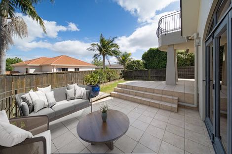 Photo of property in 25 Brooke Ridge Rise, East Tamaki Heights, Auckland, 2016