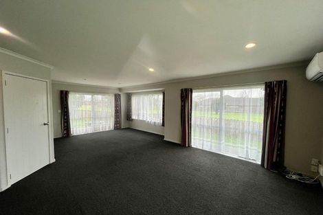 Photo of property in 13 Glenross Drive, Wattle Downs, Auckland, 2103