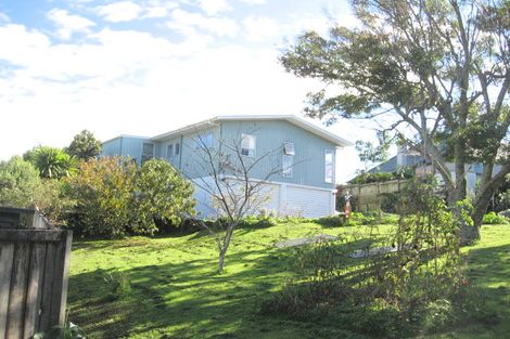 Photo of property in 10 Micawber Place, Mellons Bay, Auckland, 2014