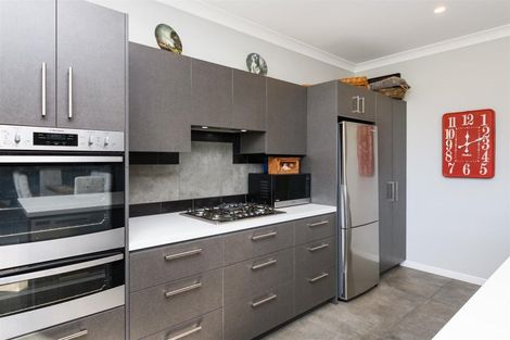 Photo of property in 10 Hanalin Drive, Marton, 4710