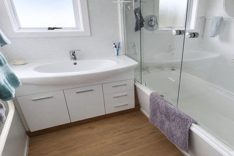 Photo of property in 30 Tennyson Crescent, Stoke, Nelson, 7011