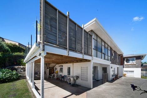 Photo of property in 2/89 Takutai Avenue, Half Moon Bay, Auckland, 2012