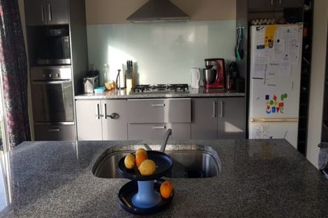 Photo of property in 10 Bridgefield Crescent, Flat Bush, Auckland, 2016