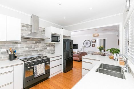 Photo of property in 30 Duncan Road, St Andrews, Hamilton, 3200