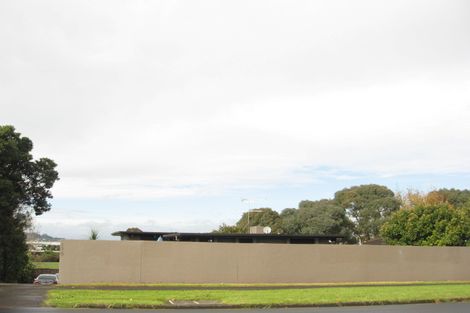 Photo of property in 170 Gossamer Drive, Pakuranga Heights, Auckland, 2010