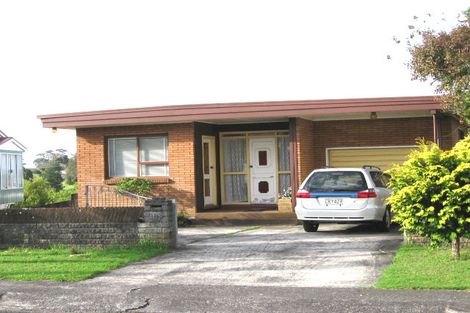 Photo of property in 104 Tiroroa Avenue, Te Atatu South, Auckland, 0610