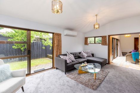 Photo of property in 270 Memorial Avenue, Burnside, Christchurch, 8053