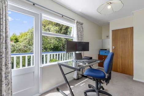 Photo of property in 5 Kellsmere Crescent, Island Bay, Wellington, 6023