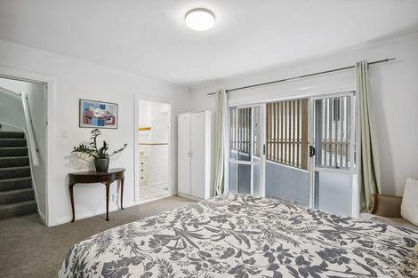 Photo of property in 14b Glenmore Street, Thorndon, Wellington, 6011