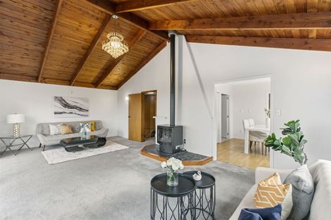 Photo of property in 7 Glen Vista Place, Bayview, Auckland, 0629