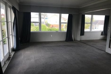Photo of property in 5 Plumley Crescent, Mangere, Auckland, 2022