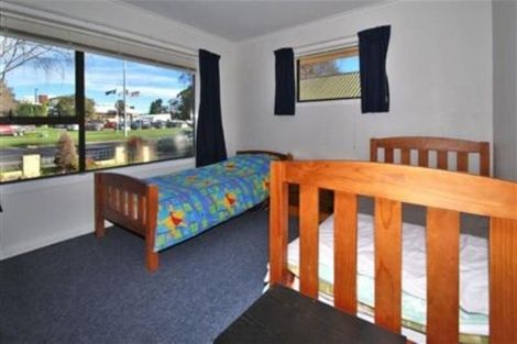 Photo of property in 1/412 Memorial Avenue, Burnside, Christchurch, 8053