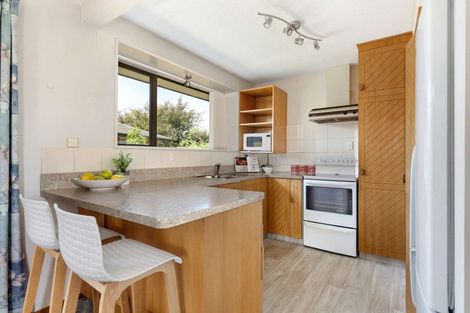 Photo of property in 8 Lowry Avenue, Redwood, Christchurch, 8051