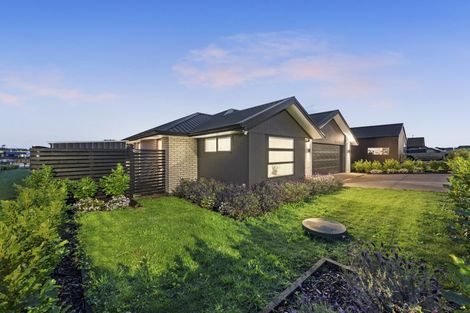 Photo of property in 11 Te Rata Boulevard, Karaka, 2124
