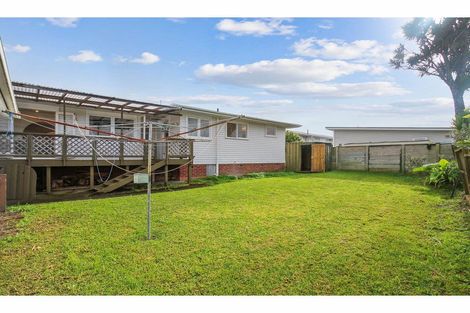 Photo of property in 3 Ngatoa Place, Glenfield, Auckland, 0629