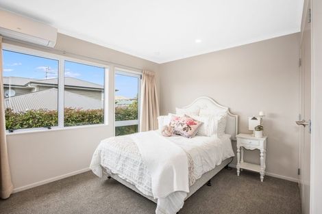 Photo of property in 11 Te Puia Drive, Aotea, Porirua, 5024