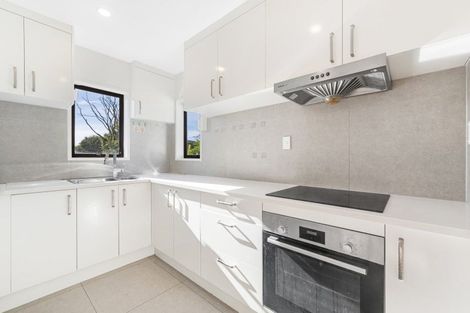 Photo of property in 2/25 Ballater Place, Highland Park, Auckland, 2010