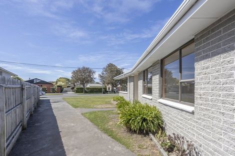 Photo of property in 67 Englefield Road, Northwood, Christchurch, 8051