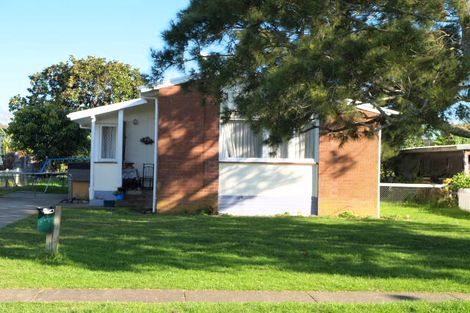 Photo of property in 16 Chadwick Crescent, Mangere East, Auckland, 2024