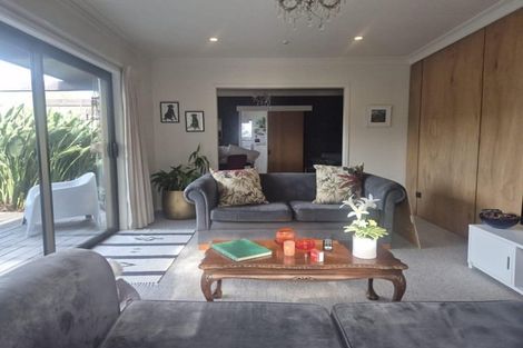 Photo of property in 102 Liardet Street, New Plymouth, 4310