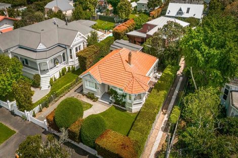 Photo of property in 1/27 Summer Street, Stanley Point, Auckland, 0624