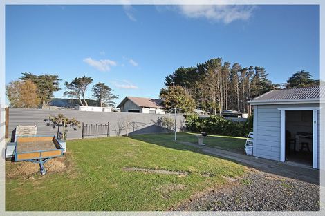 Photo of property in 27 Punga Street, Tangimoana, 4822
