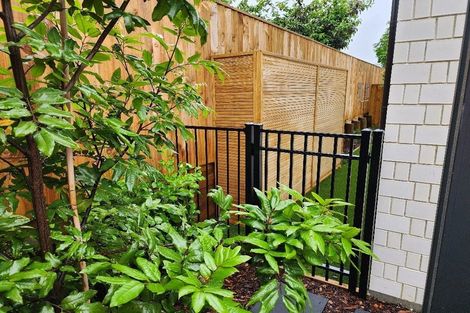 Photo of property in 11/22 Yeovil Road, Te Atatu Peninsula, Auckland, 0610