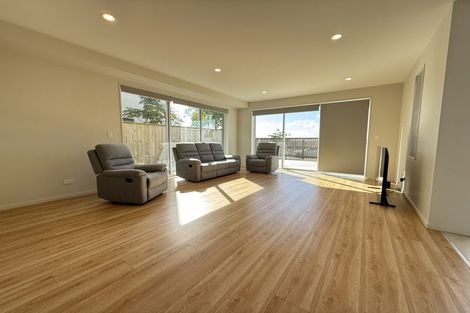 Photo of property in 17 Sunnyheights Road, Orewa, 0931