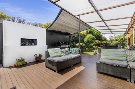 Photo of property in 11 Allerton Place, Wattle Downs, Auckland, 2103