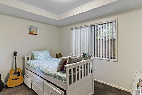 Photo of property in 2/31 Rangeview Road, Sunnyvale, Auckland, 0612