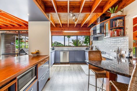 Photo of property in 3 Park Rise, Campbells Bay, Auckland, 0630