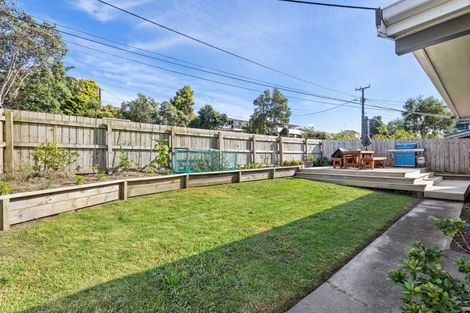 Photo of property in 1/45 Bay Street, Red Beach, 0932