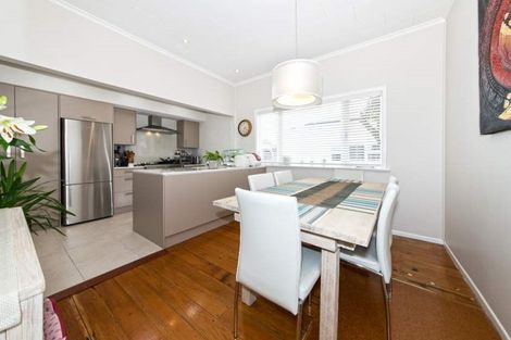 Photo of property in 40 Roberton Road, Avondale, Auckland, 1026