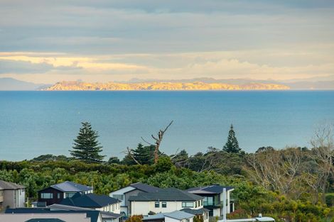 Photo of property in 17 Pakirikiri Street, Long Bay, Auckland, 0630