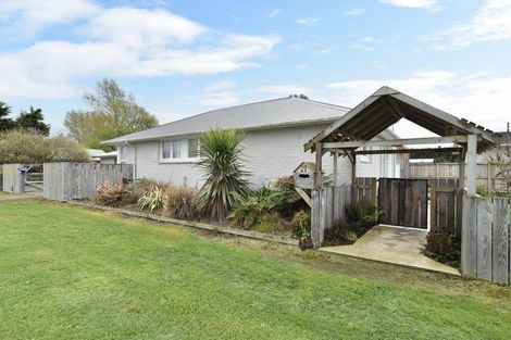 Photo of property in 27 Kings Avenue, Waikuku Beach, 7402