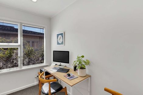 Photo of property in 10 Claxton Place, Saint Martins, Christchurch, 8022
