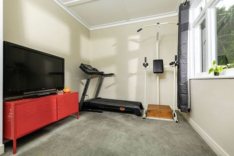 Photo of property in 5 Don Buck Road, Henderson, Auckland, 0614