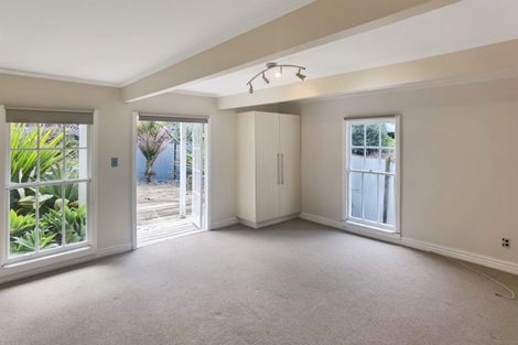Photo of property in 2 Seaview Avenue, Northcote, Auckland, 0627