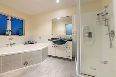 Photo of property in 1 Kumar Place, The Gardens, Auckland, 2105