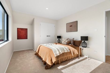 Photo of property in 2a Knights Close, Rothesay Bay, Auckland, 0630