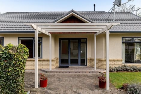 Photo of property in 14 Winston Avenue, Hokowhitu, Palmerston North, 4410