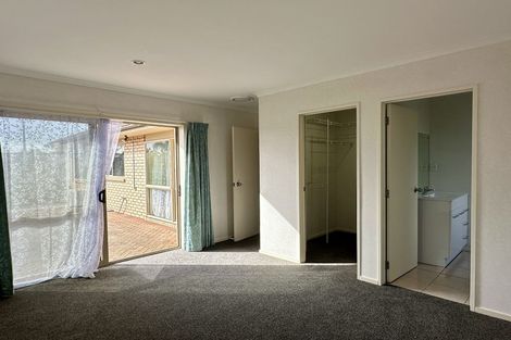 Photo of property in 10 Brosna Place, East Tamaki, Auckland, 2016